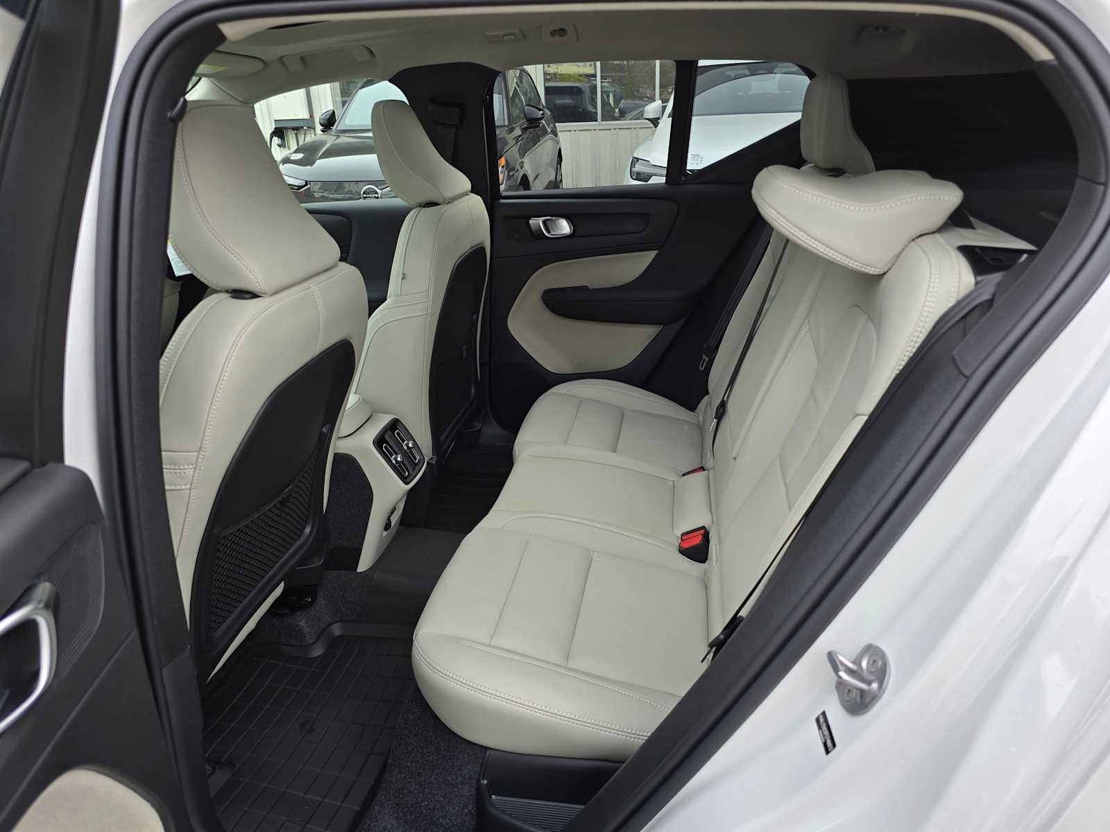 New 2026 Volvo XC40 B5 Plus w/ Protection Package Premier image 17