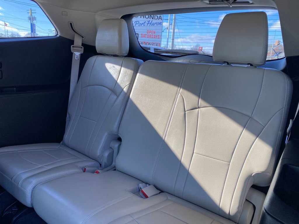 Used 2021 Buick Enclave Essence image 16