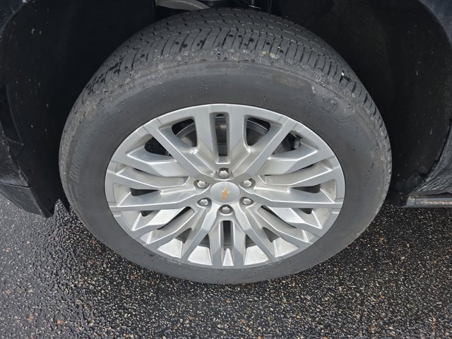 Used 2025 Chevrolet Suburban High Country image 10