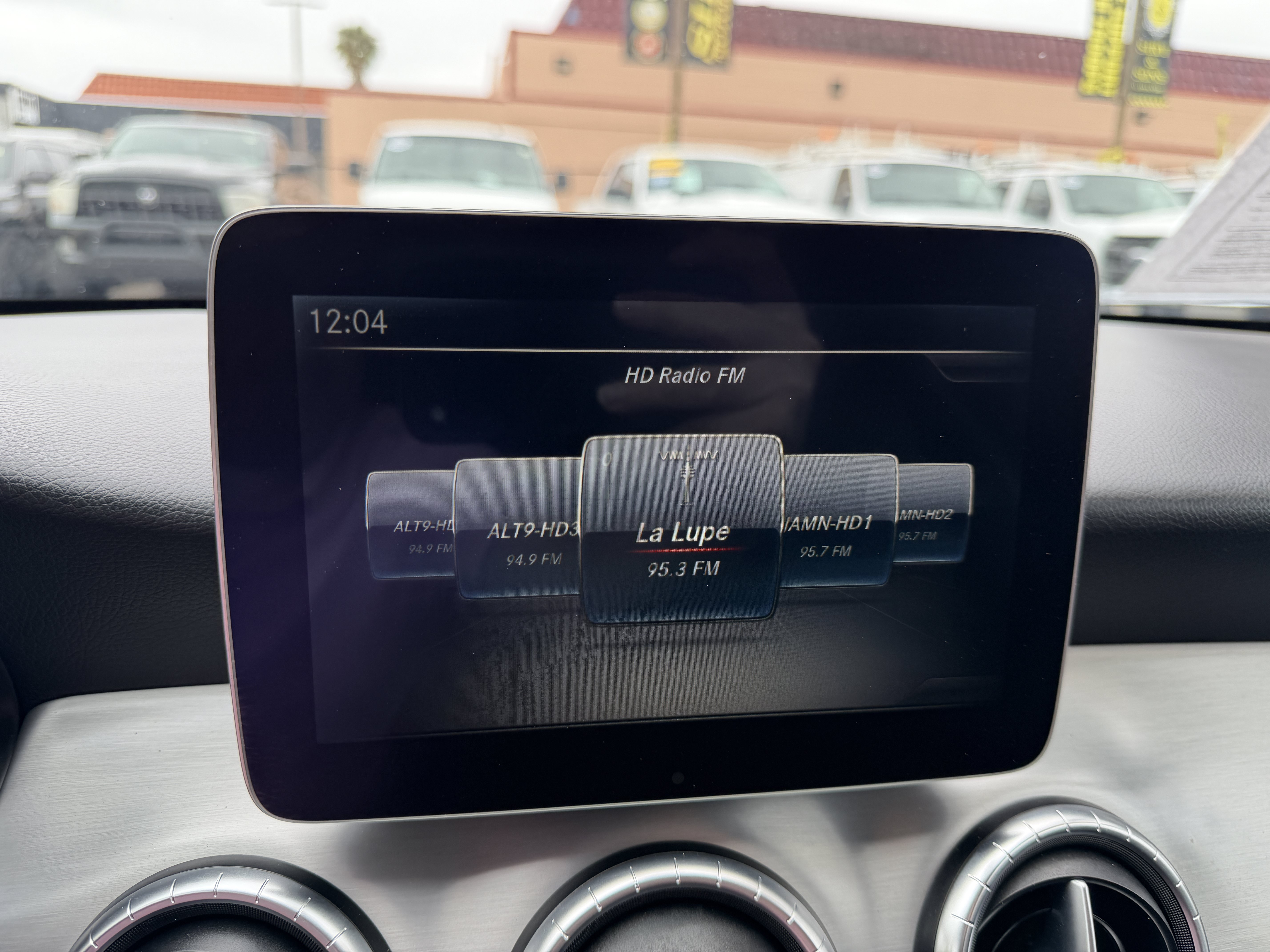 Used 2018 Mercedes-Benz CLA 250 image 24