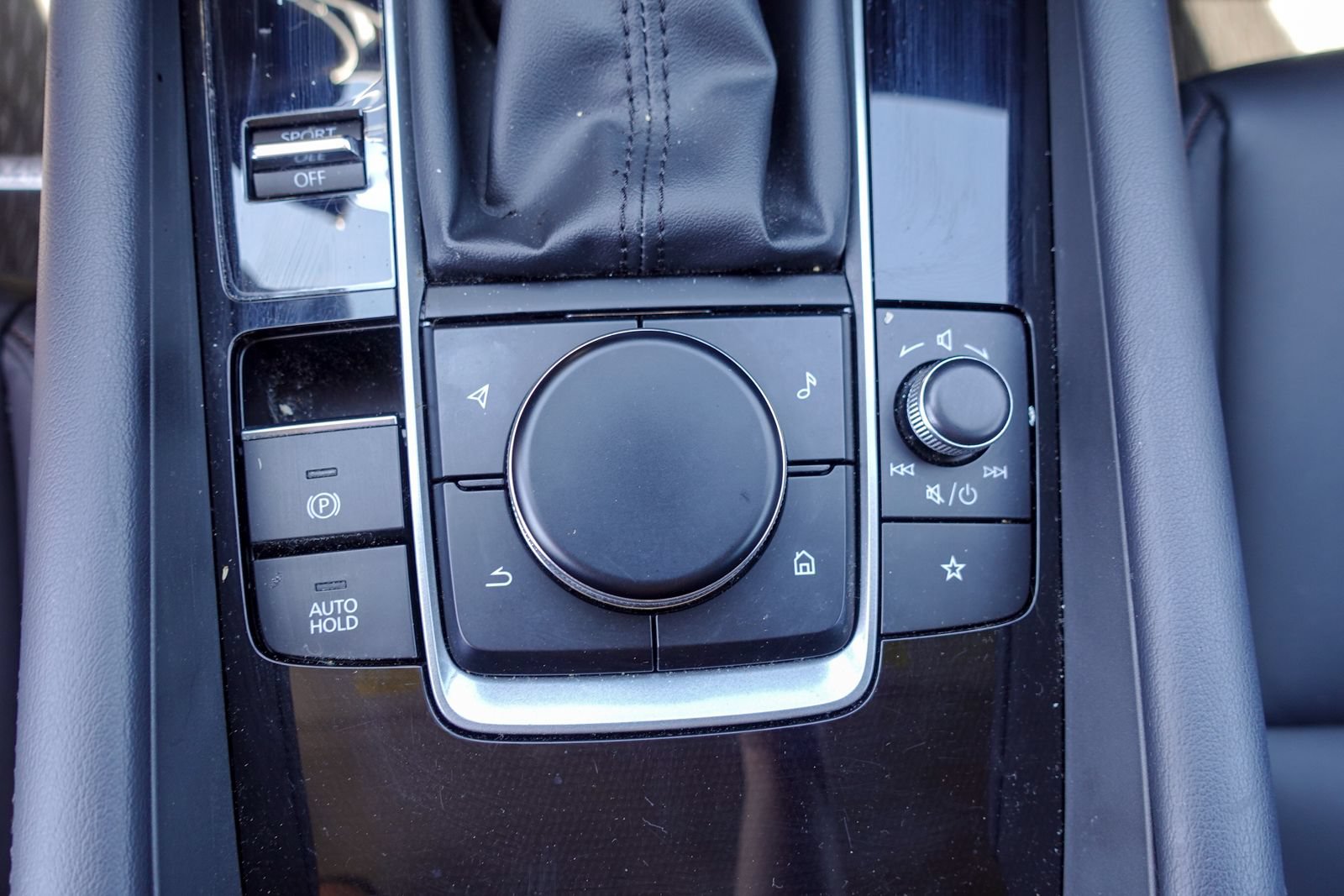 Used 2025 MAZDA MAZDA3 s FWD image 24