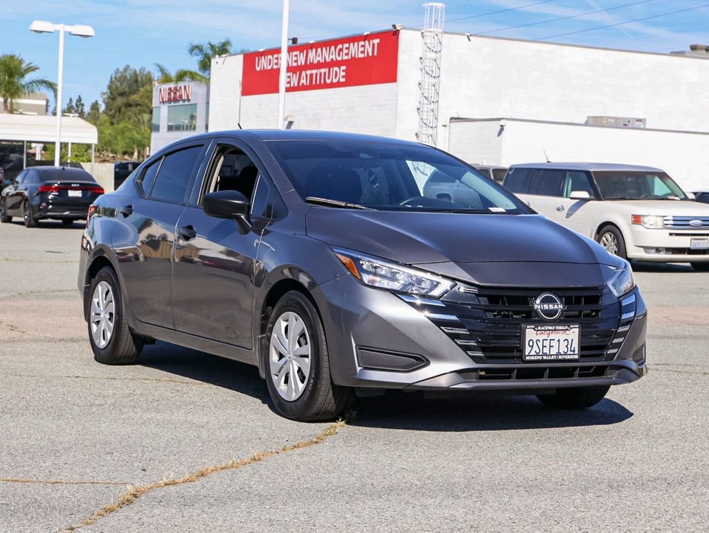Used 2025 Nissan Versa S w/ Trunk Package FWD image 2