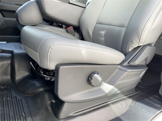 New 2026 Ford F550 4x4 Supercab Super Duty image 9