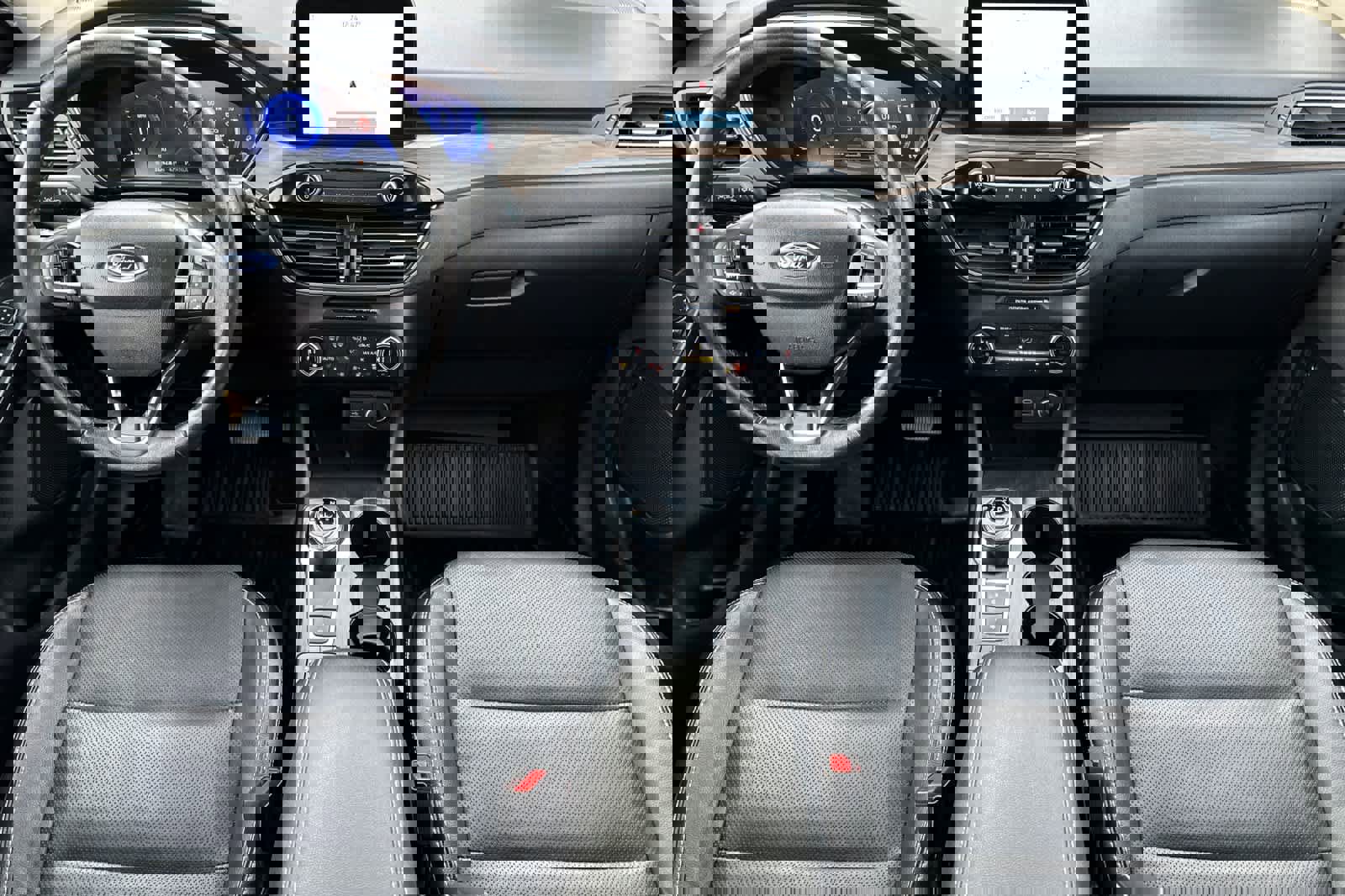 Used 2020 Ford Escape Titanium w/ Titanium Premium Package 2.0 image 3