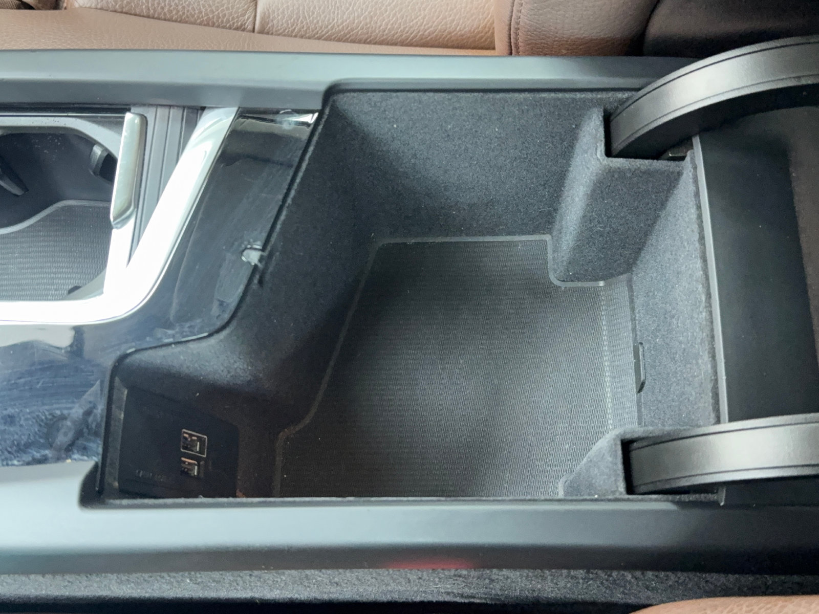 Used 2019 Volvo XC60 T5 Momentum w/ Multimedia Package FWD image 31