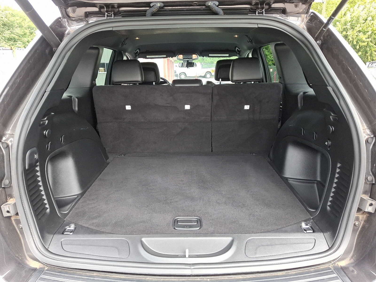 Used 2021 Jeep Grand Cherokee Laredo X image 30