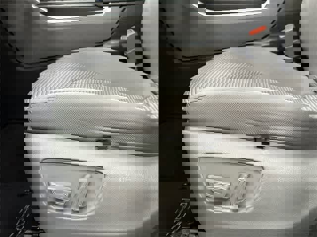 Used 2023 Toyota Highlander L image 24