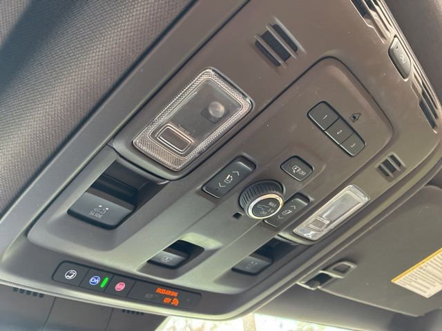 Used 2022 Cadillac Escalade ESV Premium Luxury image 31