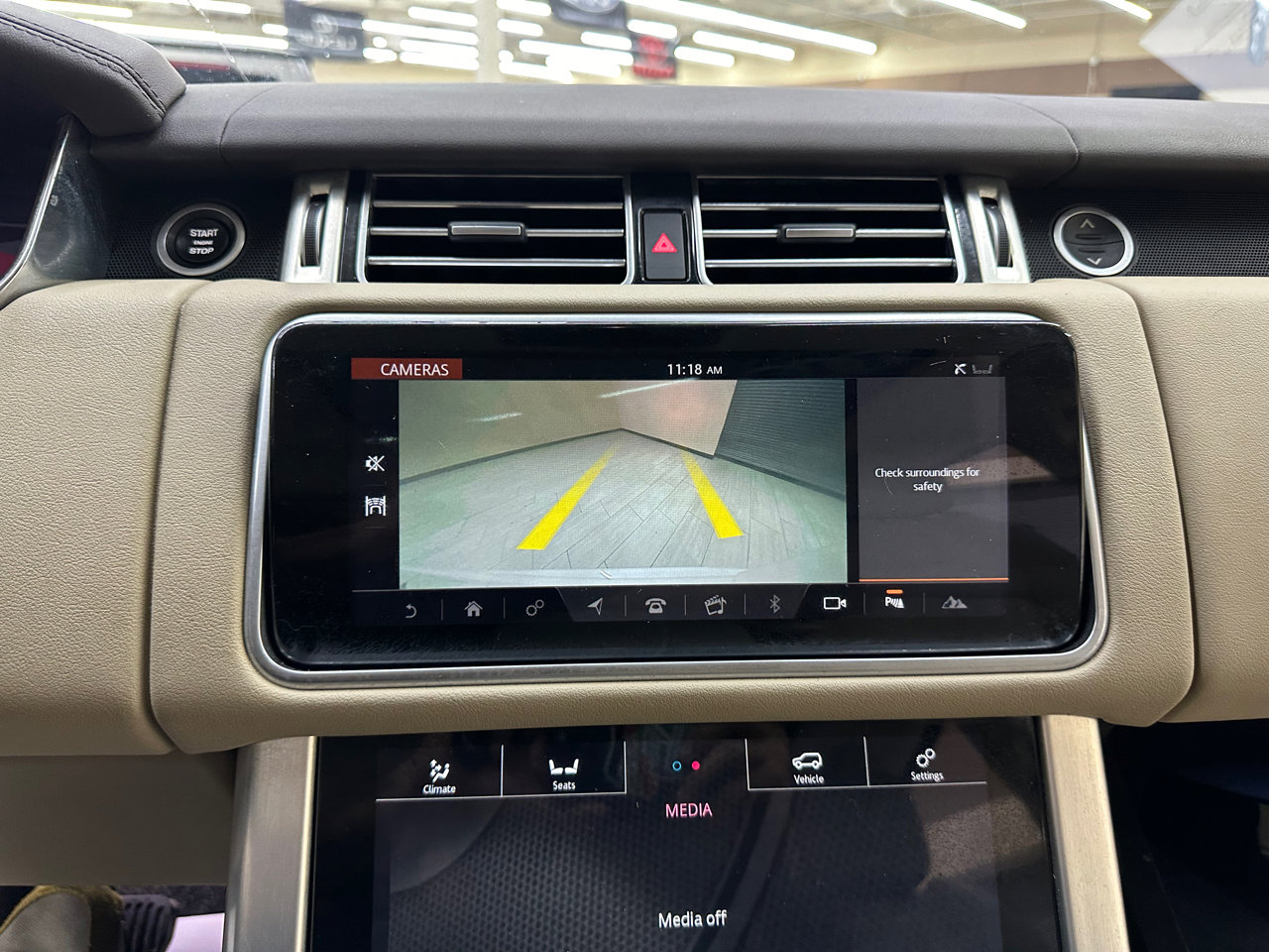 Used 2019 Land Rover Range Rover image 31