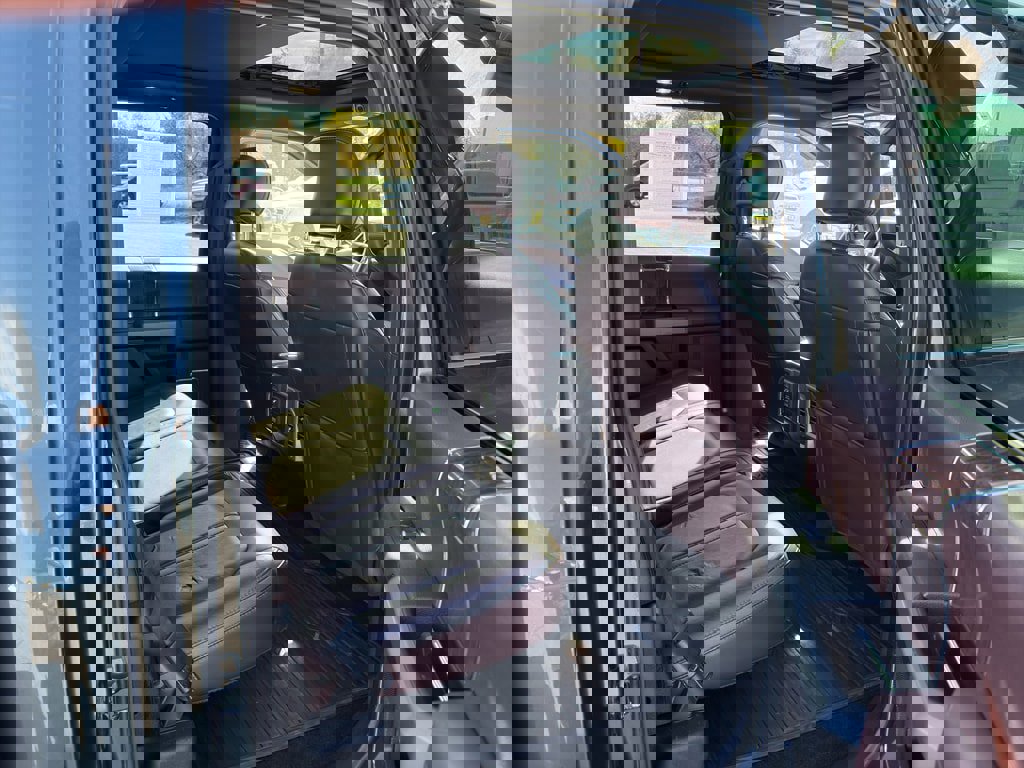 Used 2015 Ford F150 Platinum w/ Equipment Group 701A Luxury image 24