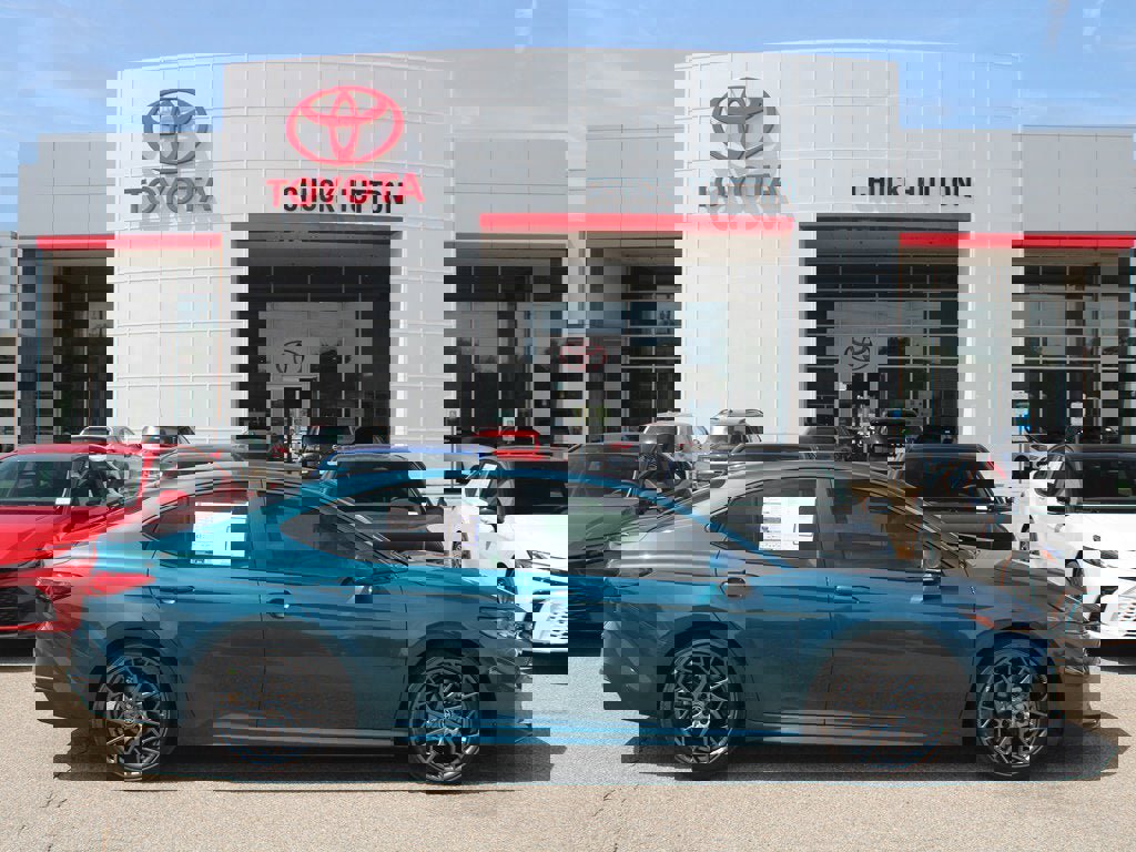 New 2025 Toyota Camry SE