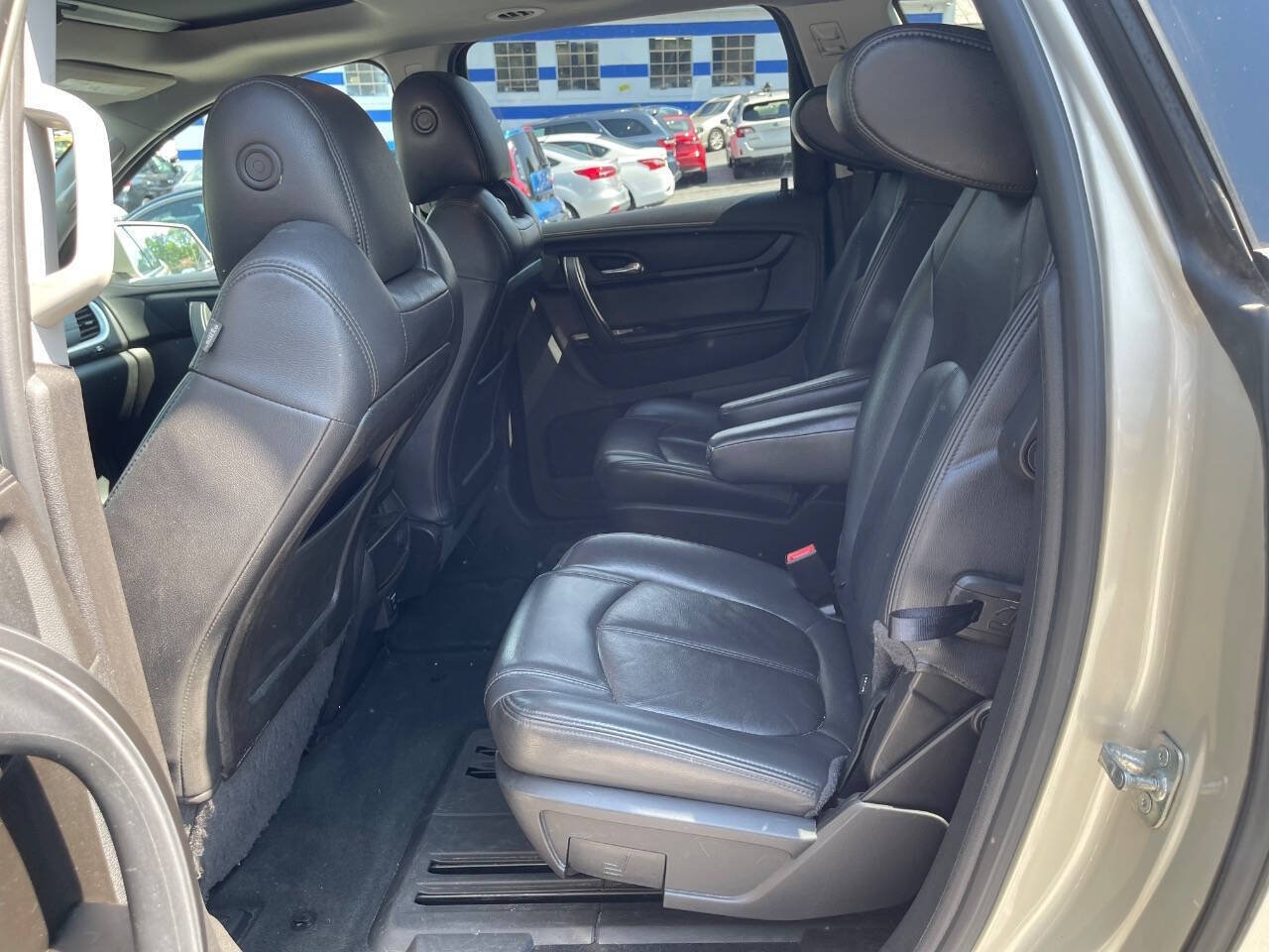 Used 2016 Chevrolet Traverse LT w/ Style and Technology Package FWD image 18