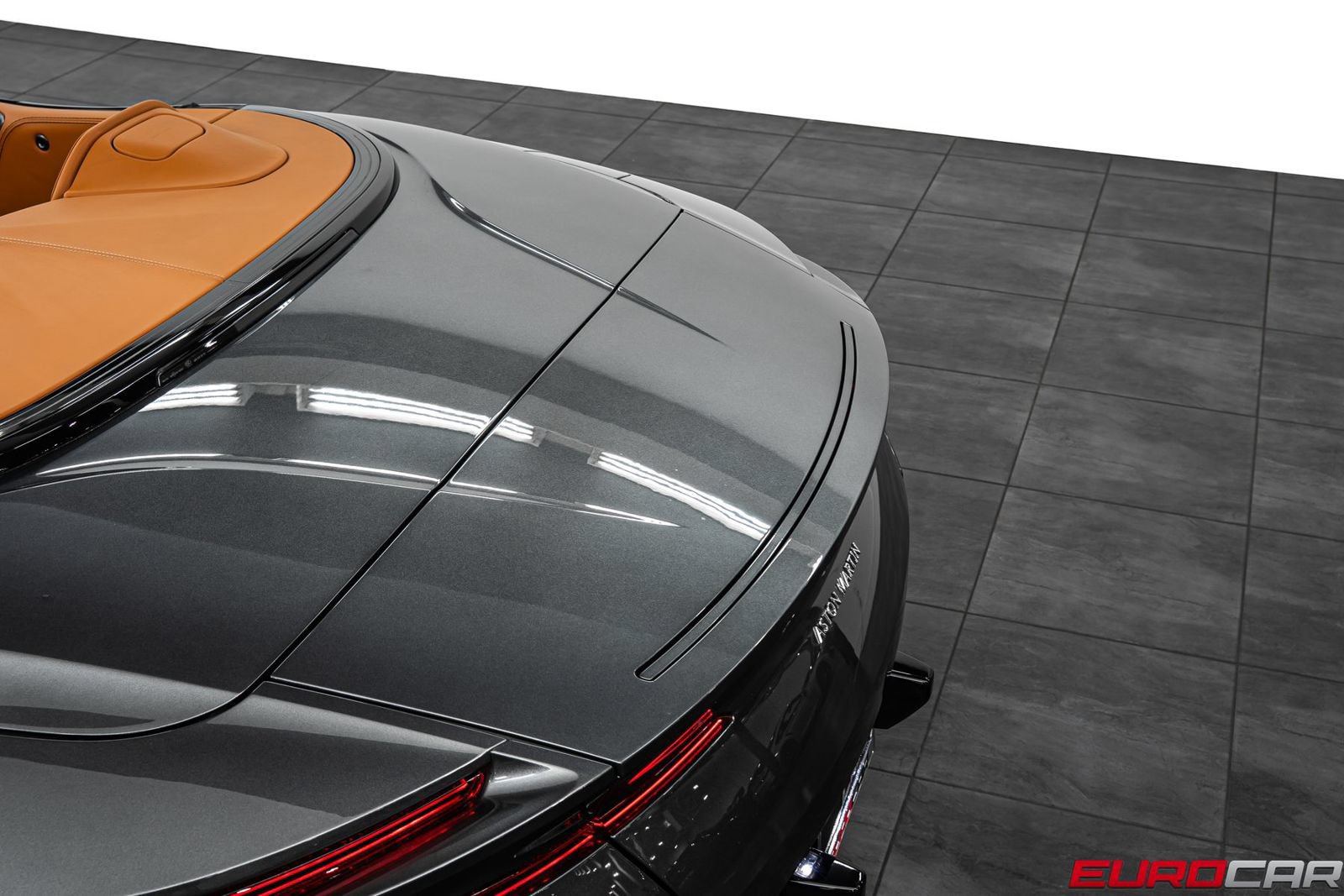 Used 2019 Aston Martin DB11 Volante RWD image 19