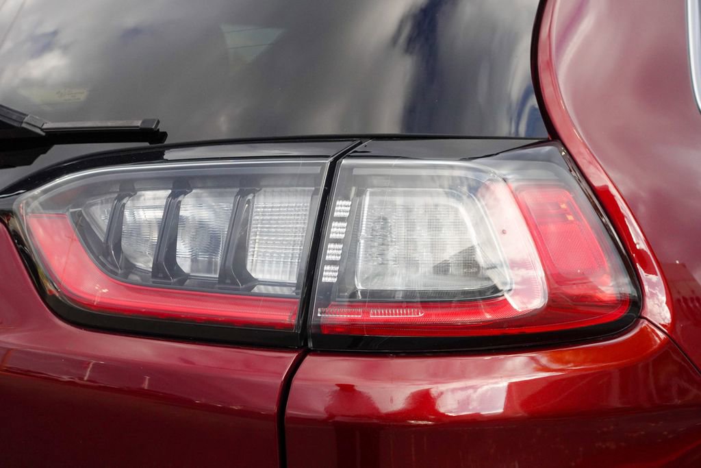 Used 2019 Jeep Cherokee Limited w/ Trailer Tow Group image 6