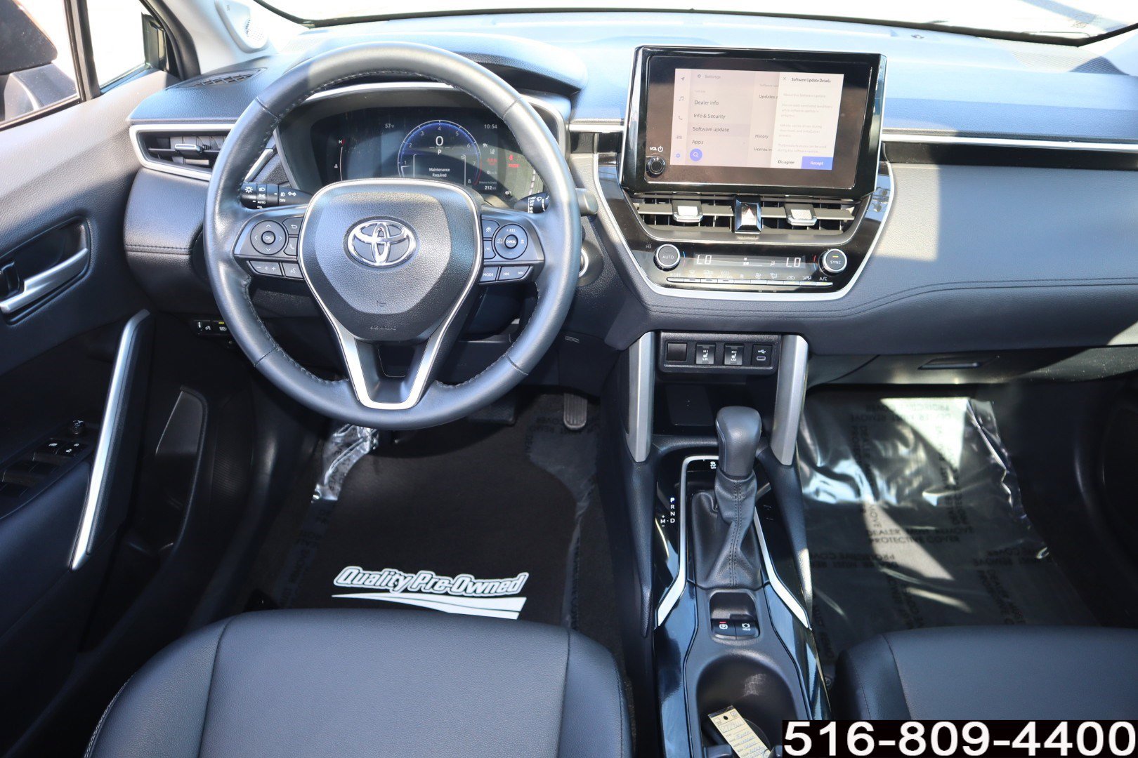 Used 2023 Toyota Corolla Cross XLE w/ Convenience Package image 14