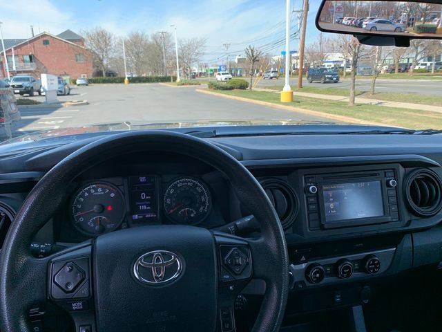 Used 2018 Toyota Tacoma SR image 17