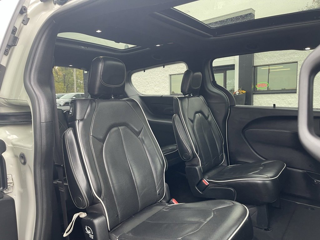 Used 2021 Chrysler Pacifica Limited w/ S Appearance Package image 30