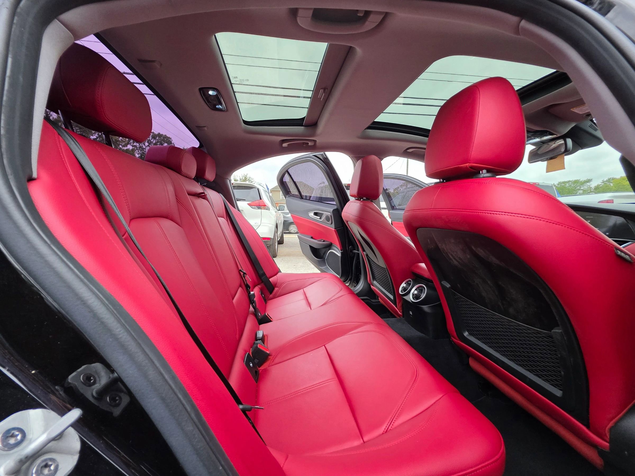 Used 2021 Alfa Romeo Giulia Ti w/ Nero Edizione image 16