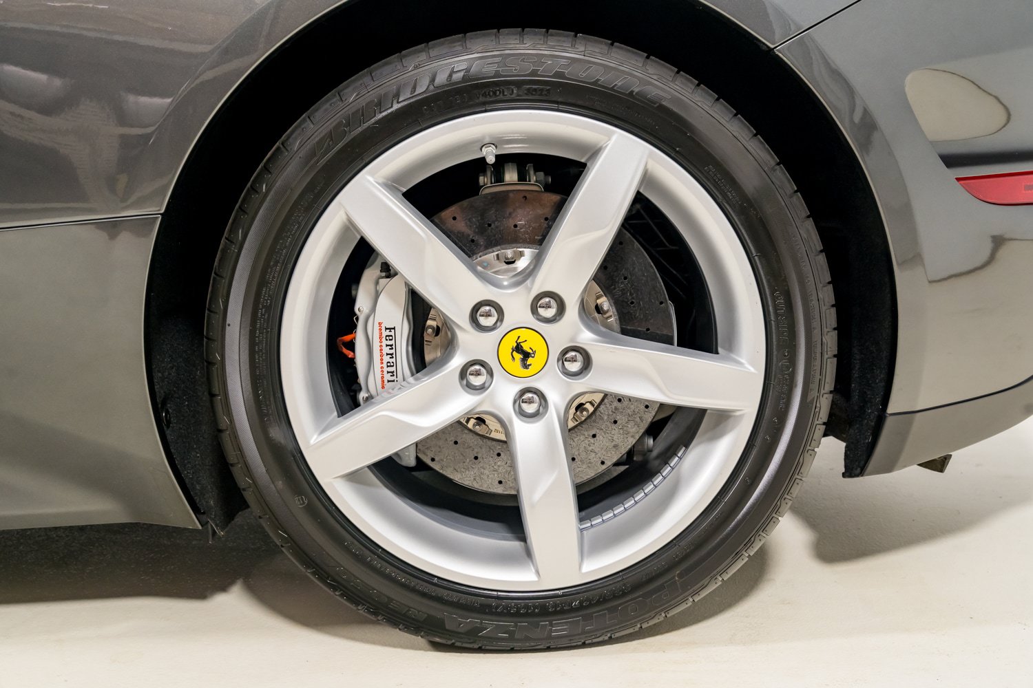 Used 2015 Ferrari California T RWD image 23