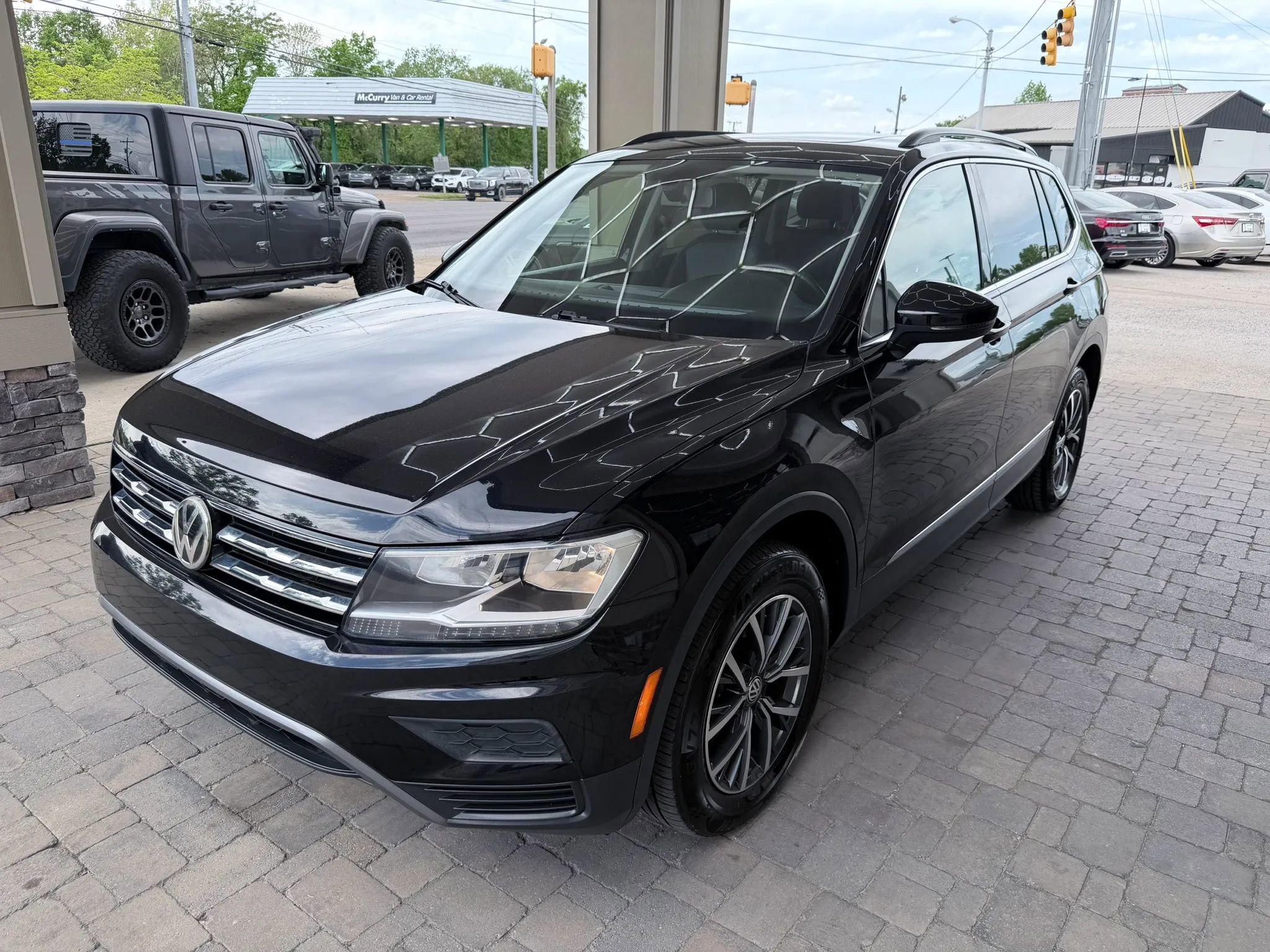 Used 2020 Volkswagen Tiguan SE w/ Panoramic Sunroof Package FWD image 72