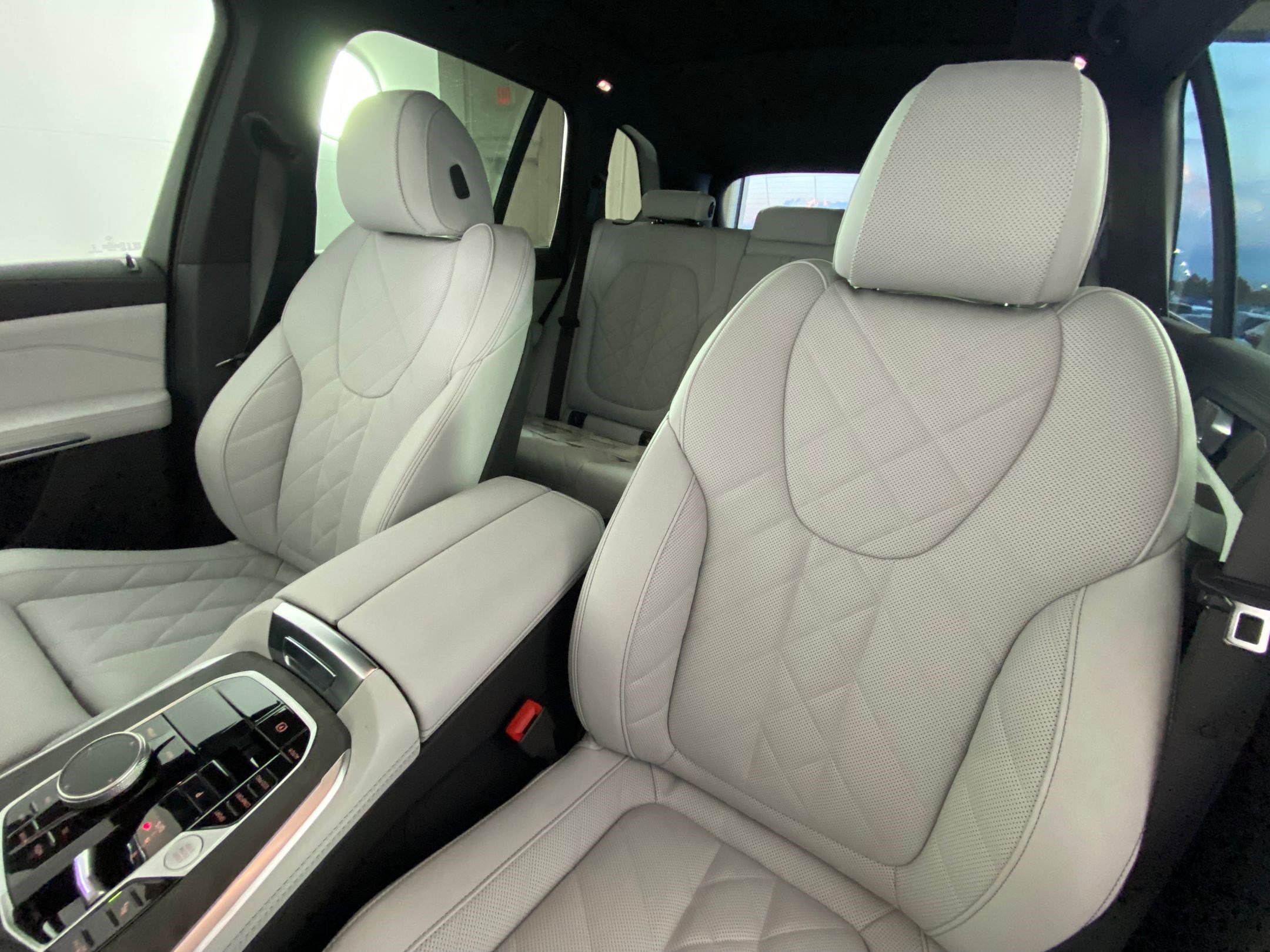 Used 2026 BMW X5 sDrive40i w/ Premium Package image 23