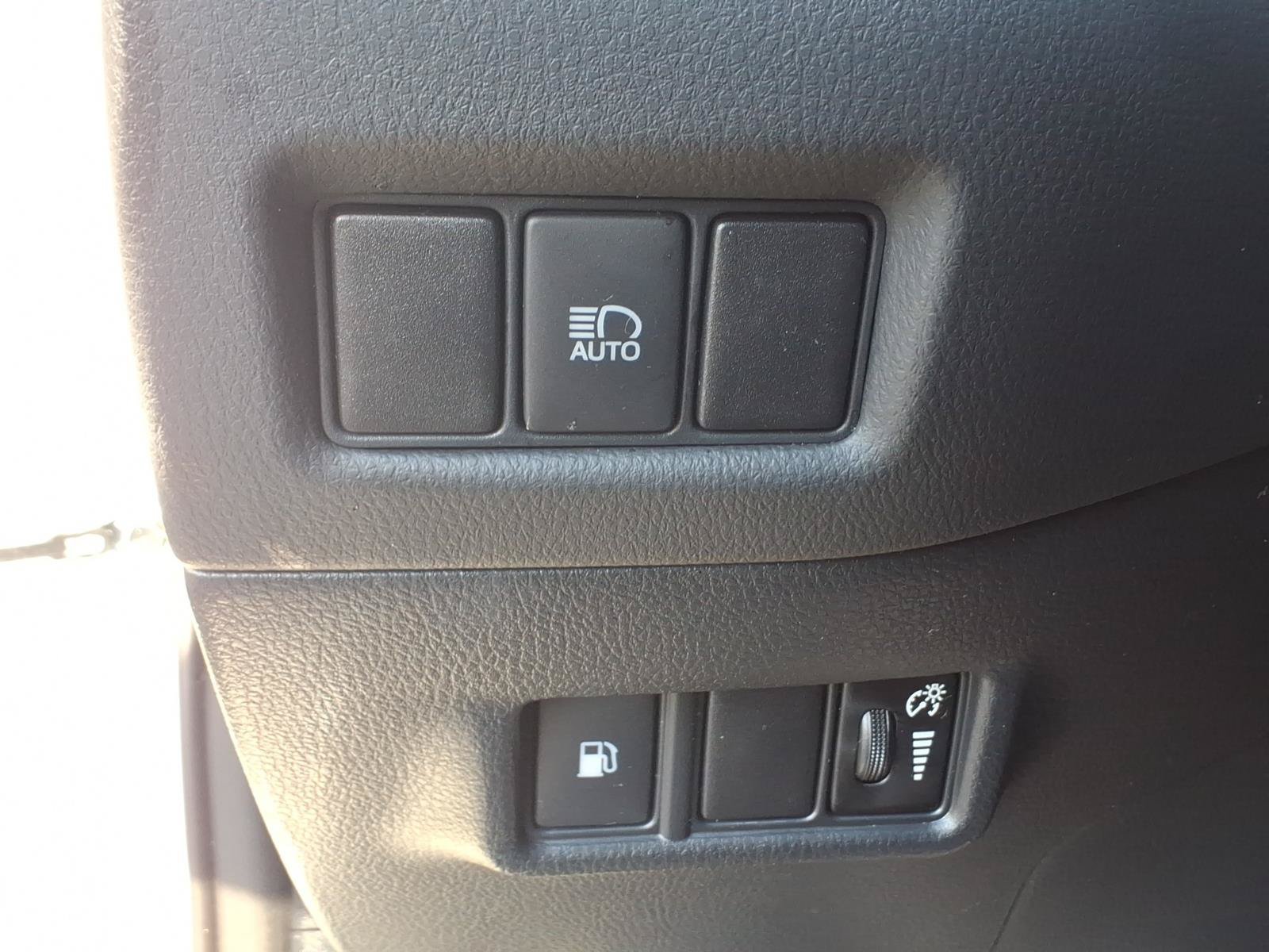 Used 2021 Toyota C-HR LE FWD image 20