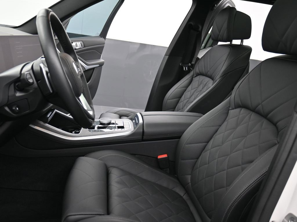 Used 2025 BMW X5 xDrive40i image 11