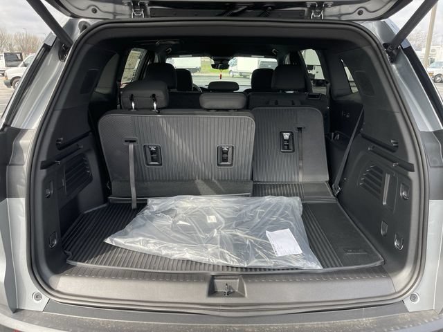 New 2026 GMC Acadia Elevation w/ LPO, Floor Liner Package FWD image 24