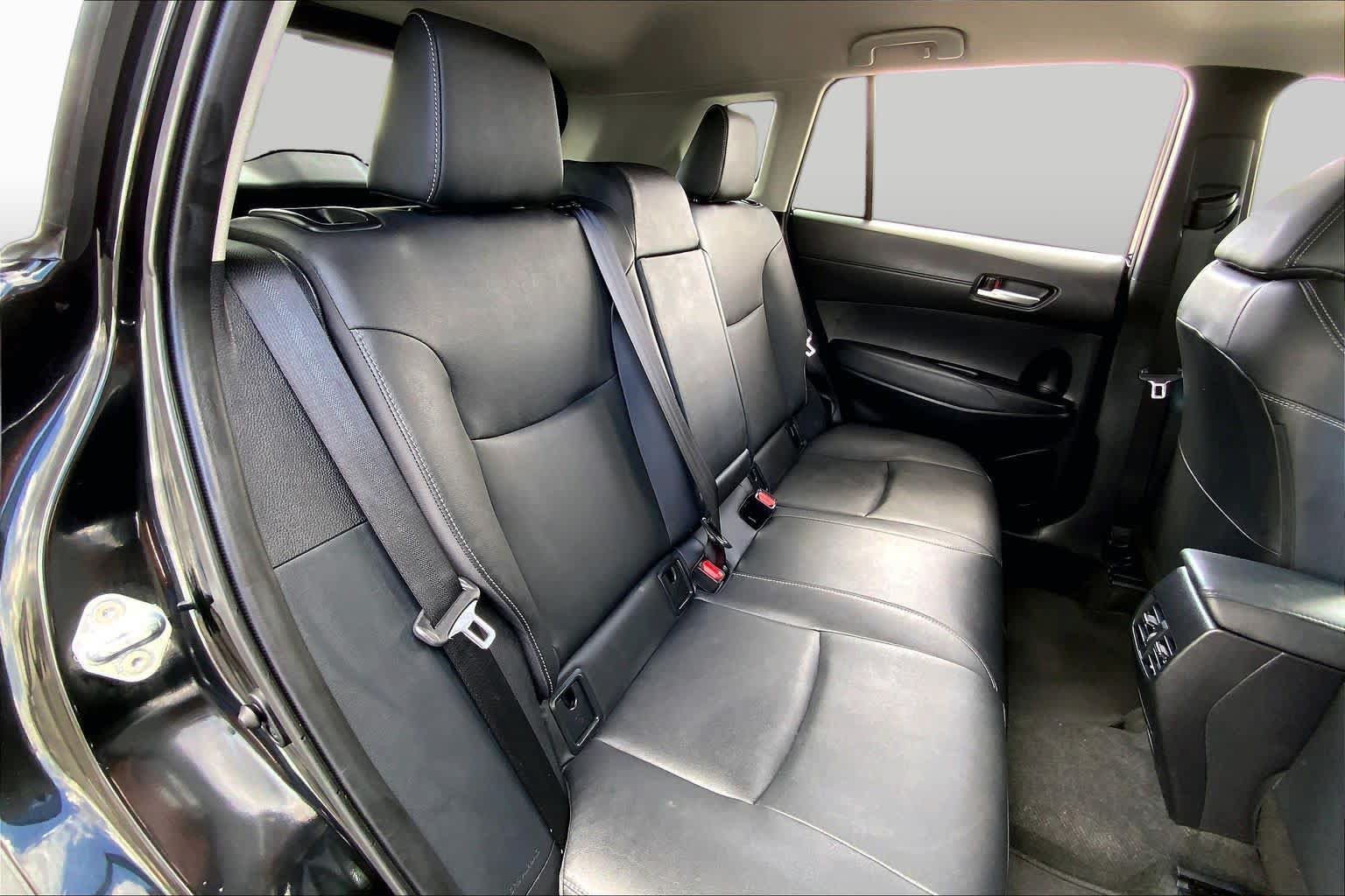 Used 2025 Toyota Corolla Cross XLE FWD image 19