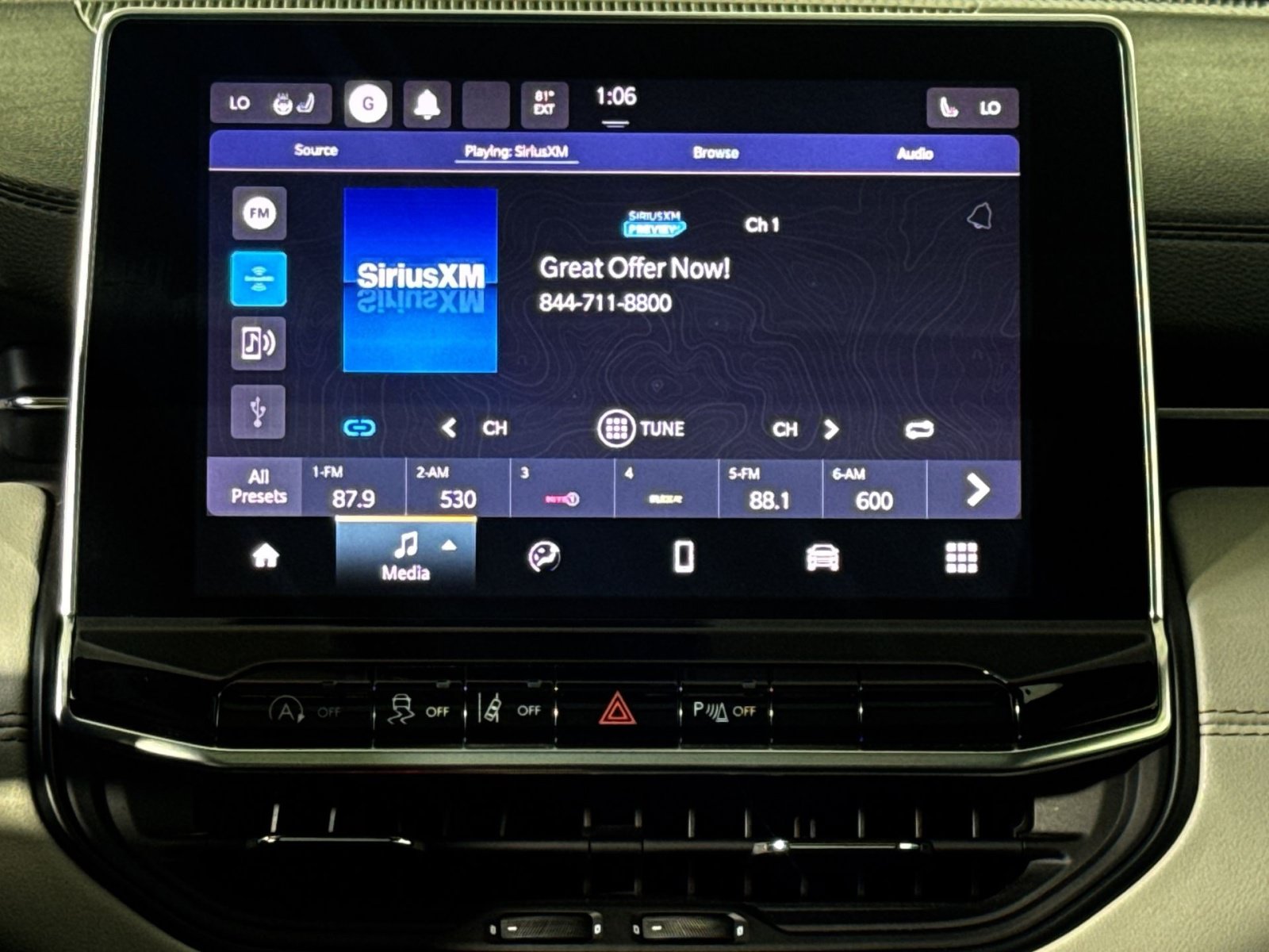 Used 2023 Jeep Compass Limited w/ Sun and Sound Group AWD/4WD image 18