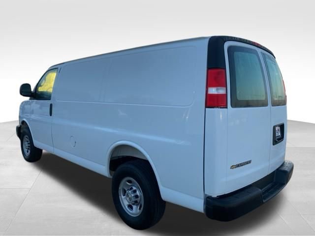 New 2026 Chevrolet Express 2500 RWD image 5
