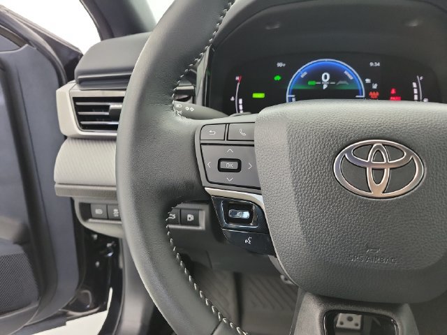 Used 2025 Toyota Camry SE w/ Convenience Package FWD image 22
