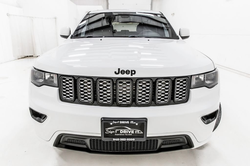 Used 2020 Jeep Grand Cherokee Altitude RWD image 10
