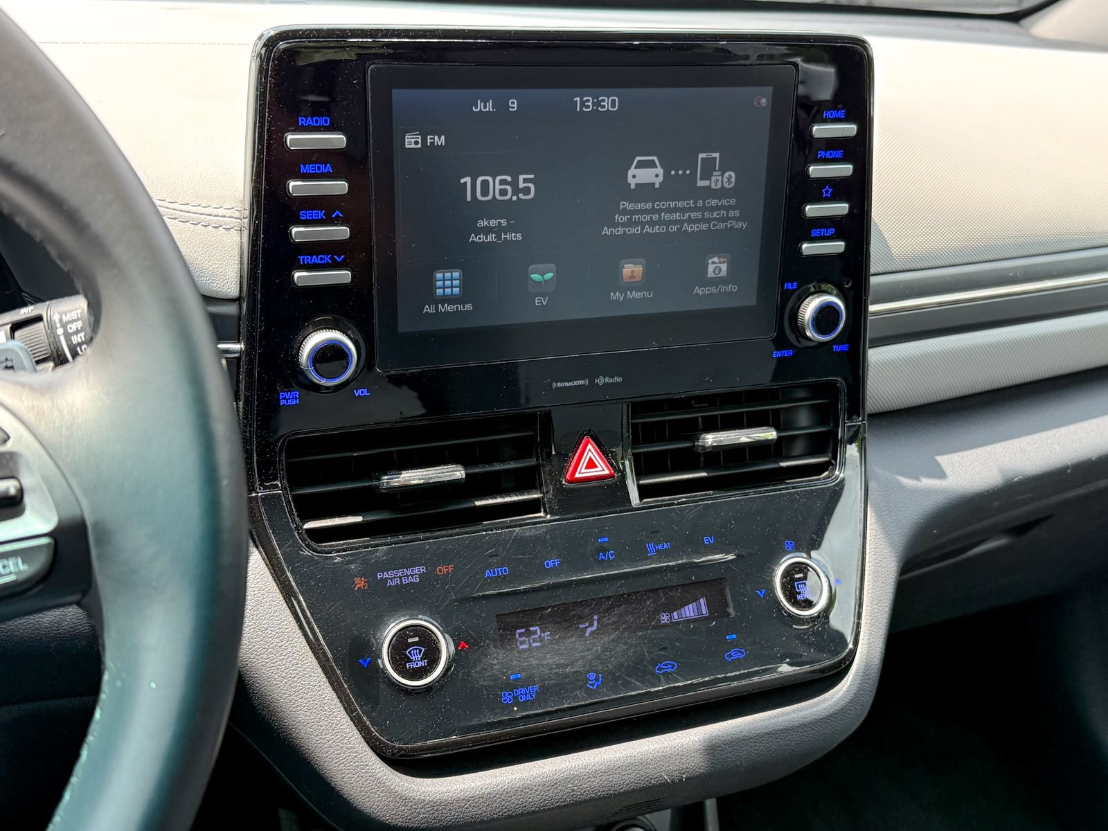 Used 2020 Hyundai Ioniq SE FWD image 19