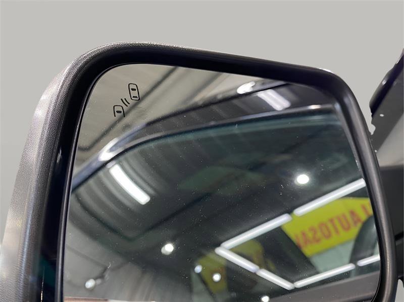 Used 2019 Ford Explorer XLT w/ Equipment Group 202A AWD/4WD image 22