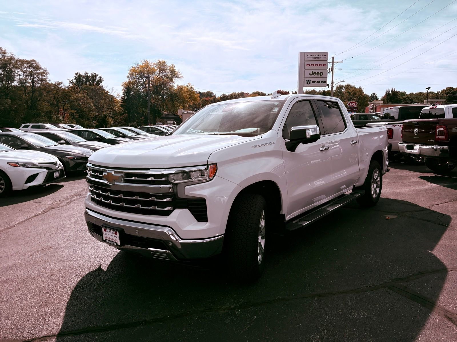 Used 2023 Chevrolet Silverado 1500 LTZ image 3