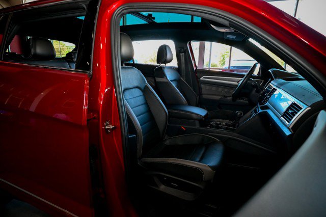 Used 2022 Volkswagen Atlas Cross Sport SEL Premium R-Line image 28