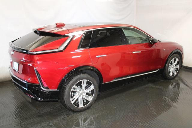 Certified 2024 Cadillac Lyriq Tech w/ Driver Assist Package AWD/4WD image 5