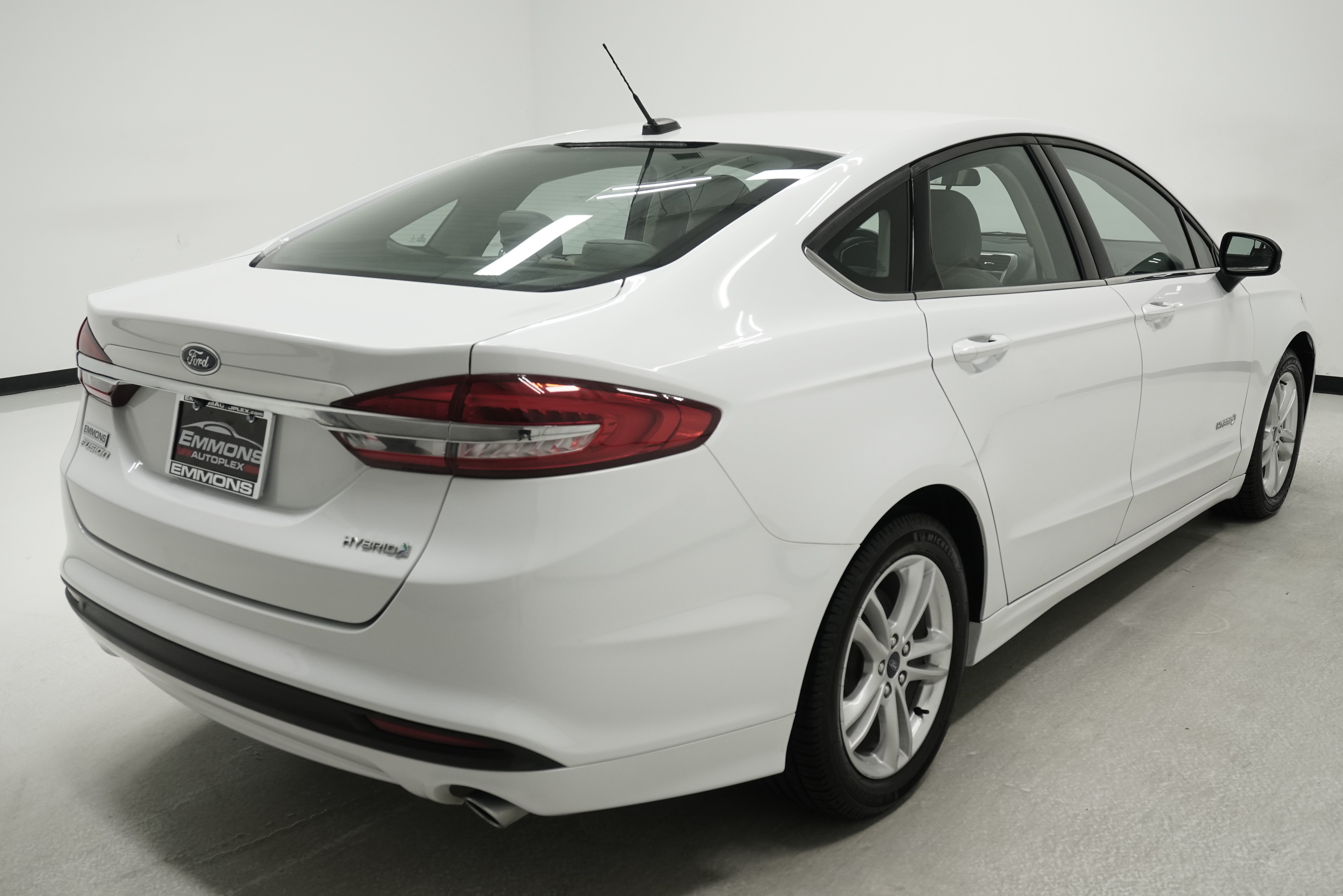 Used 2018 Ford Fusion S FWD image 4