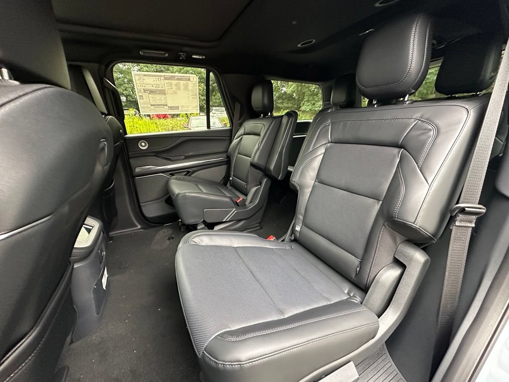 New 2027 Lincoln Navigator Reserve w/ Jet Appearance Package AWD/4WD image 20