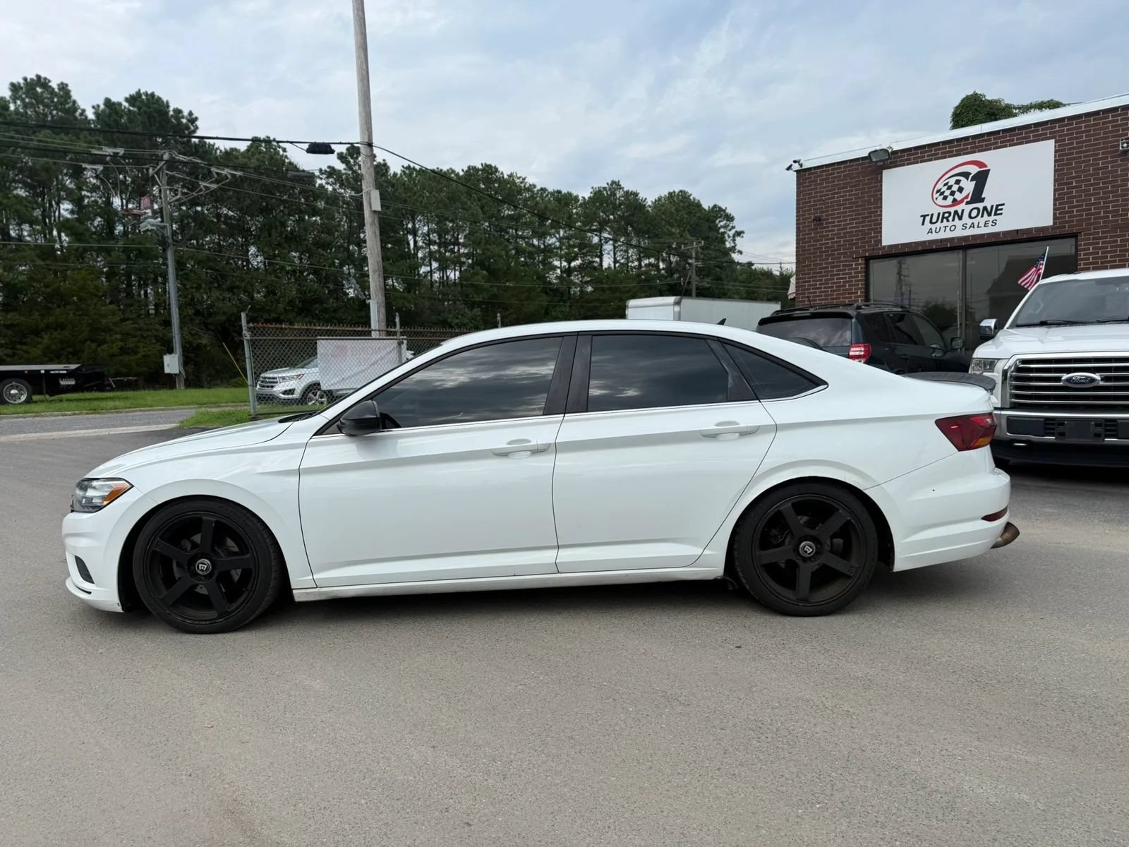 Used 2019 Volkswagen Jetta S FWD image 2