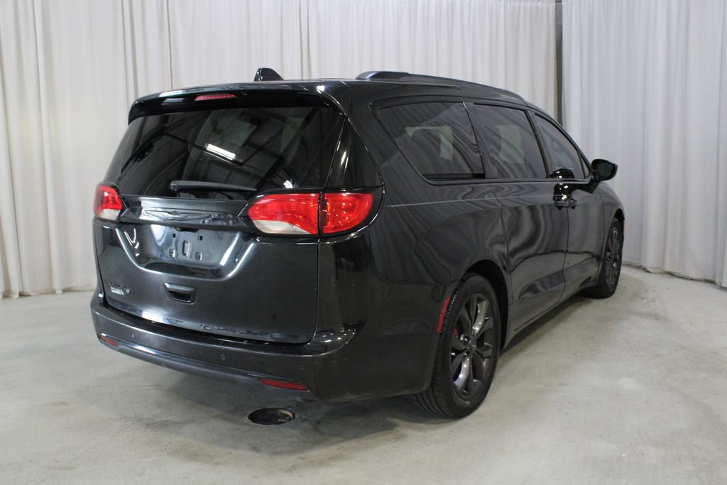 Used 2019 Chrysler Pacifica Touring-L Plus w/ S Appearance Package FWD image 25