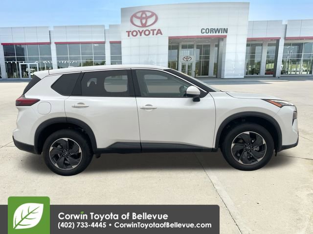 Used 2025 Nissan Rogue SV AWD/4WD image 6