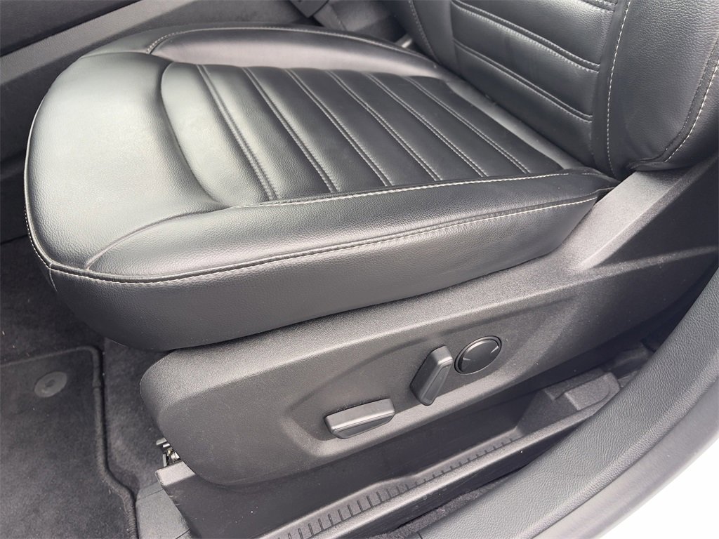 Used 2023 Ford Edge SEL image 14