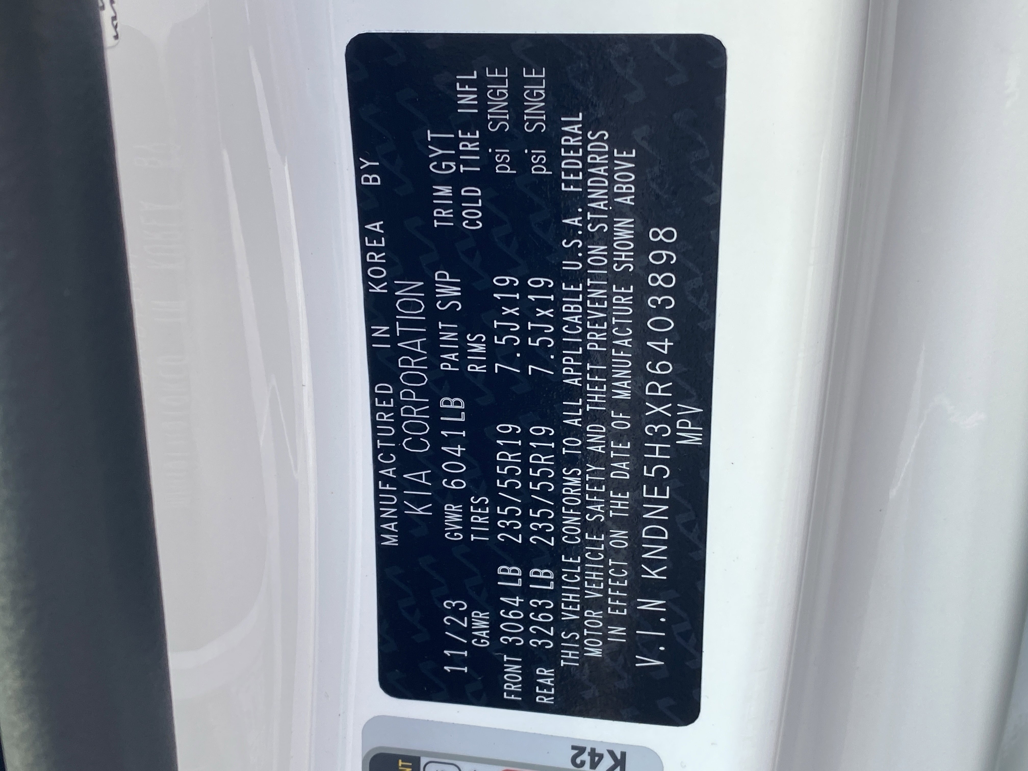 Used 2024 Kia Carnival SX Prestige image 32