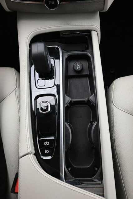 Used 2024 Volvo XC90 B5 Plus w/ Protection Package AWD/4WD image 12