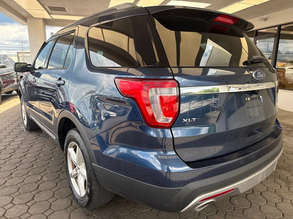 Used 2016 Ford Explorer XLT w/ Equipment Group 202A AWD/4WD image 9