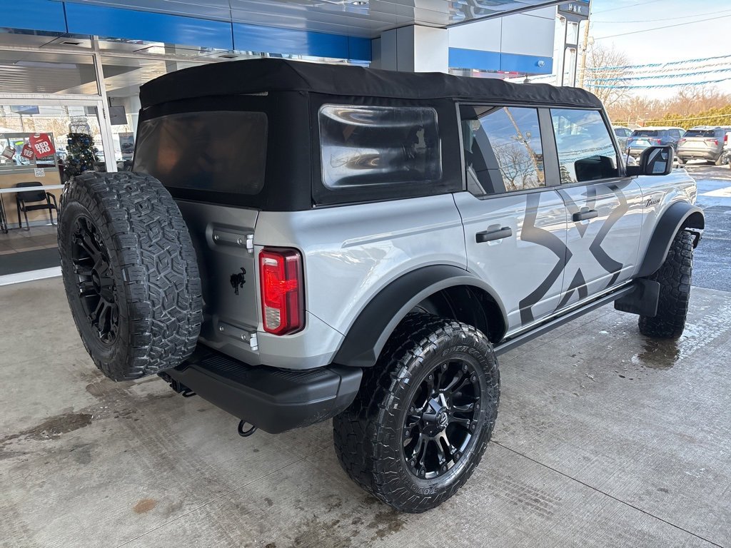 Used 2021 Ford Bronco Black Diamond image 5