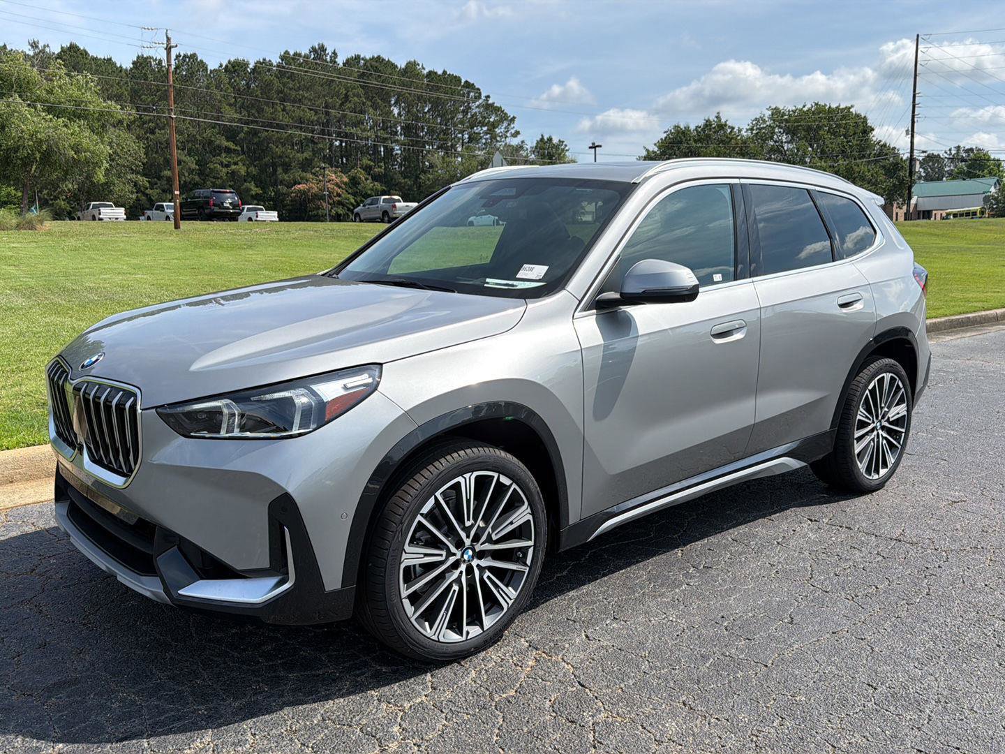 New 2026 BMW X1 xDrive28i w/ Technology Package AWD/4WD image 2