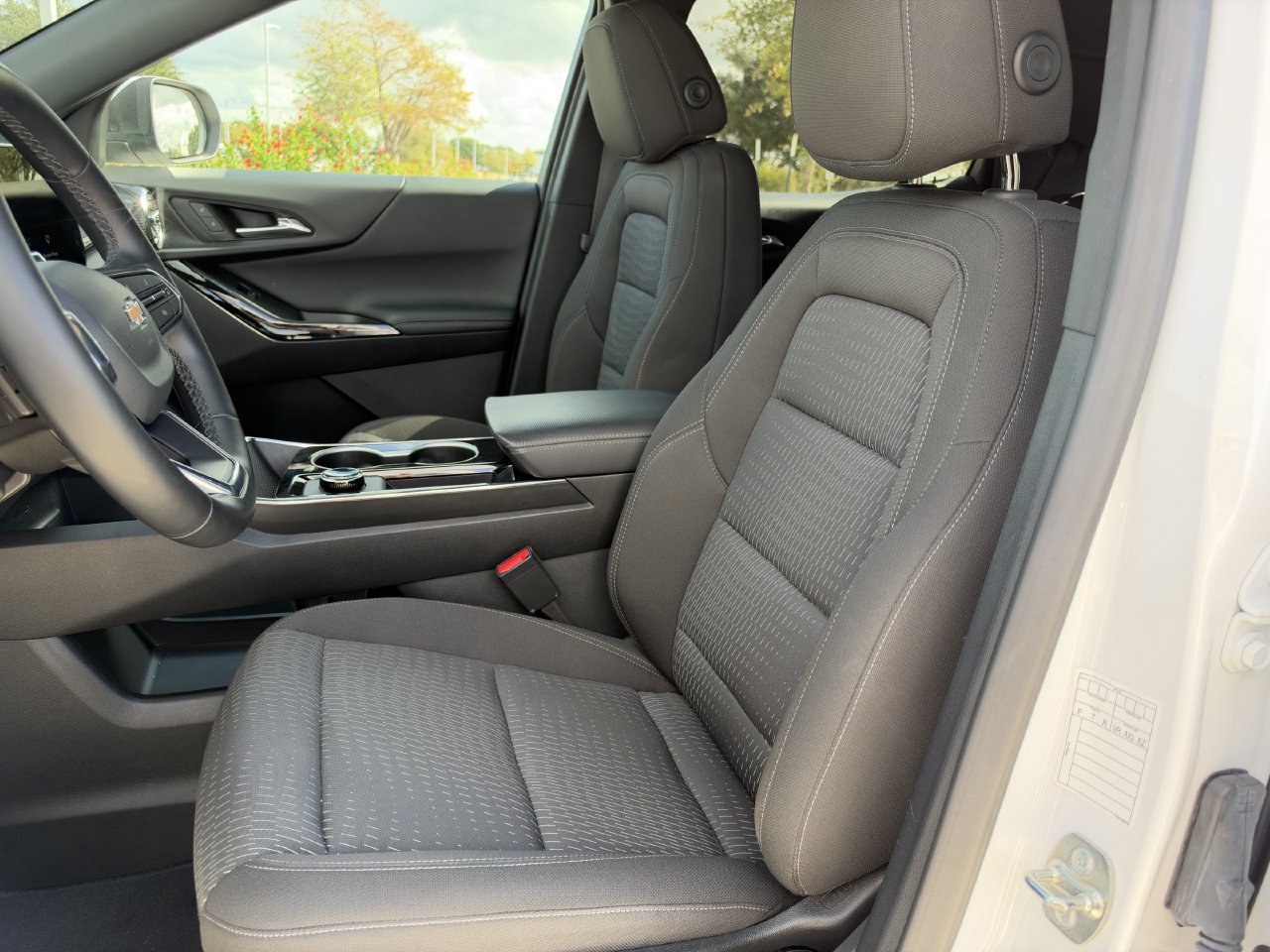 Certified 2026 Chevrolet Equinox LT FWD image 23